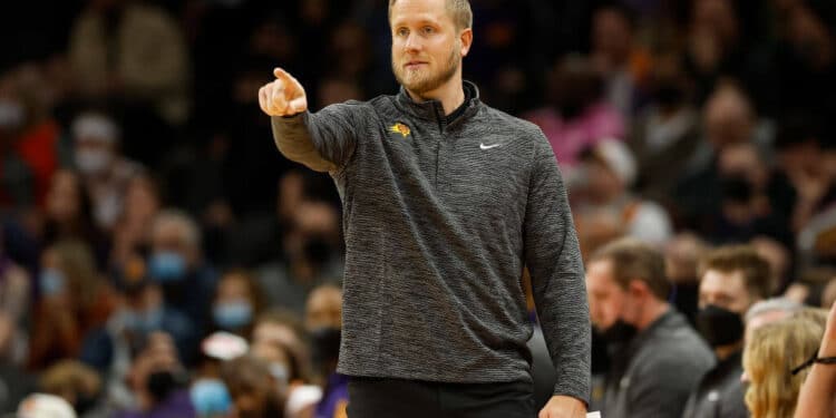 Byu Hires Suns Assistant Young To Replace Pope
