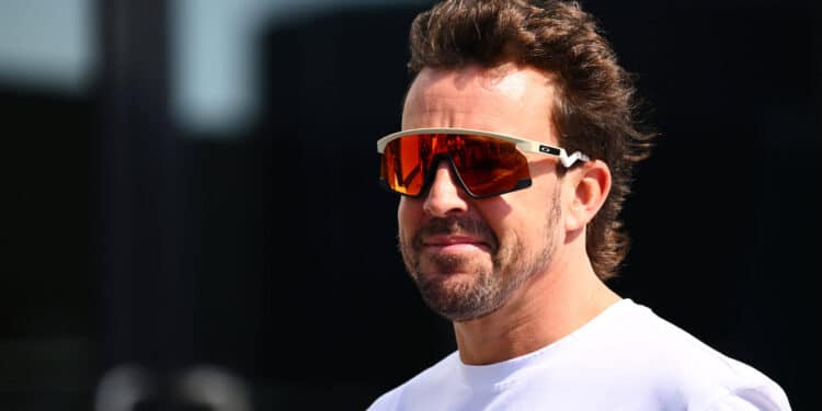 Fernando Alonso Signs F1 Deal To Stay With Aston Martin